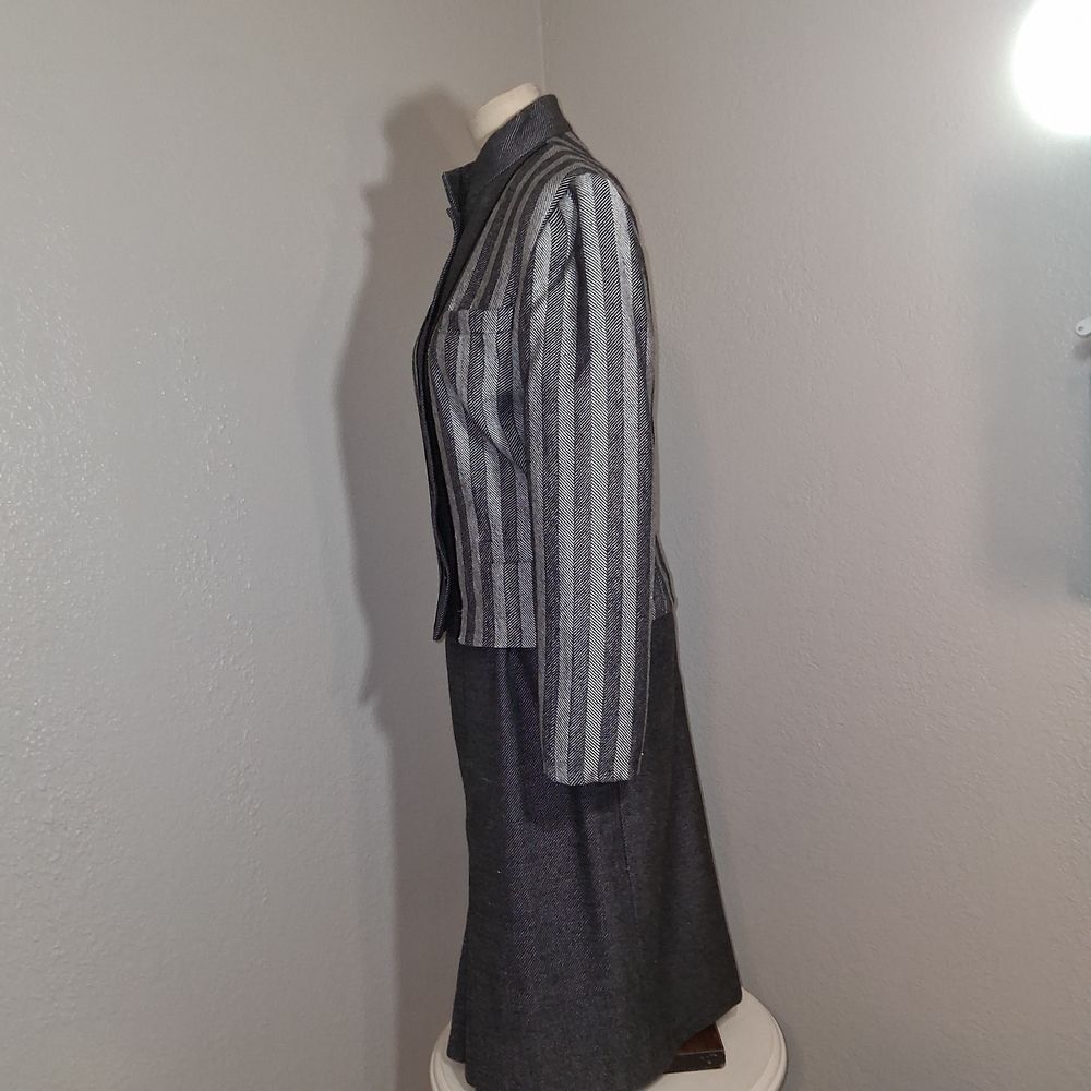 Louis Feraud Gray 2 Piece Jacket & Midi Skirt Set Size 8 - Picture 2 of 16